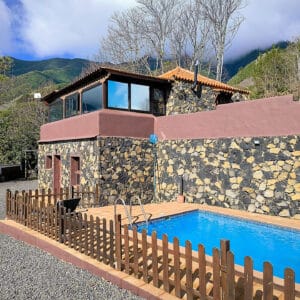 Restored Old House with Barbecue and Pool and Stunning Views in Botazo