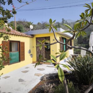 Cozy home with beautiful views and a tourist license in a very tranquil area